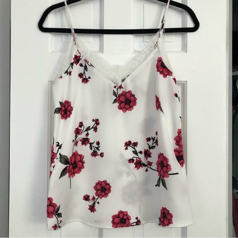 NWOT Dynamite Women’s Lace Floral Cami